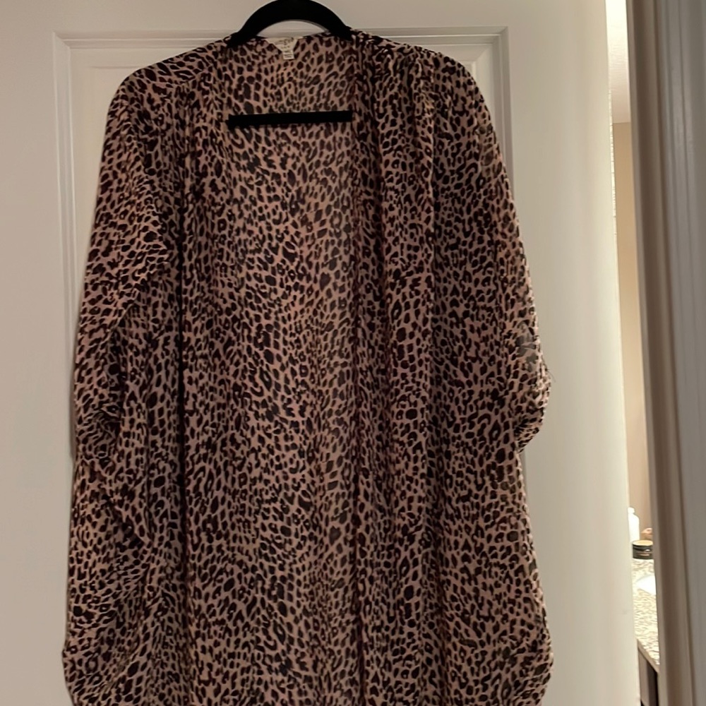 Leopard print Shaw